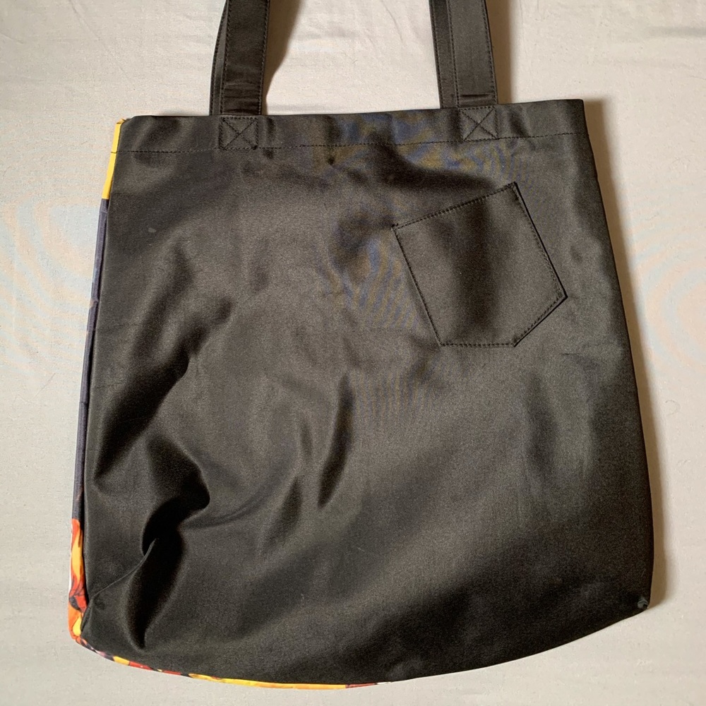 Disney’s Snow White Black Sequin Shoulder Bag - Picture 3 of 3